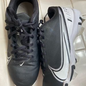 Nike football cleats - boys size 5.5
